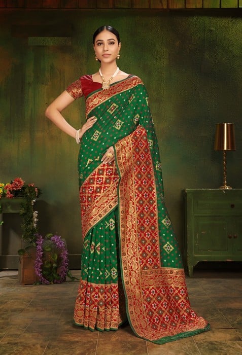 How to wear a Gujarati Saree