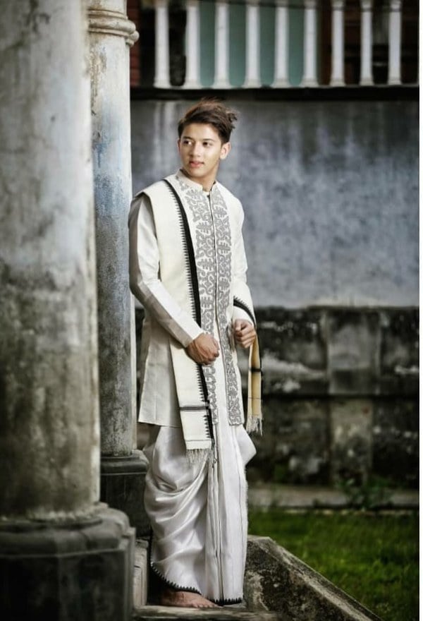 The dressing style of Manipuri Men