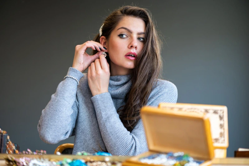 Proportion Your Jewelry to Your Face Shape Proportion Your Jewelry to Your Face Shape